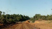 Município Instala Bueiro em Estrada Rural